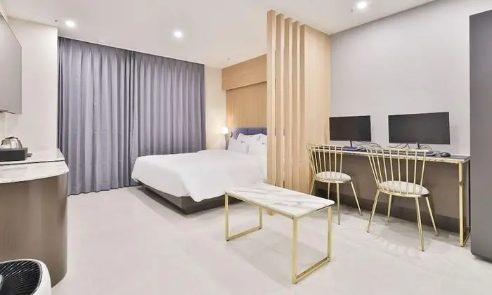 Deluxe Tek Büyük Yataklı Oda