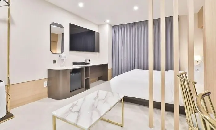 Deluxe Tek Büyük Yataklı Oda