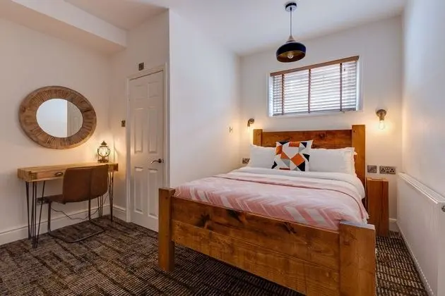 Tek Büyük Yataklı Oda (Room 2 Room only)
