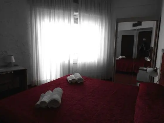Basic Üç Kişilik Oda