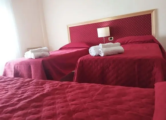 Basic Üç Kişilik Oda