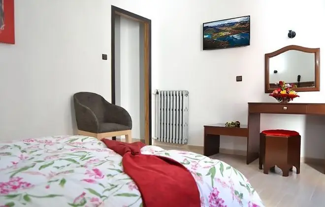 Büyük Yataklı Tek Kişilik Oda, 1 Çift Kişilik Yatak
