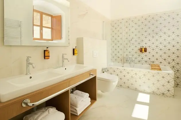 Superior Tek Büyük veya İki Ayrı Yataklı Oda