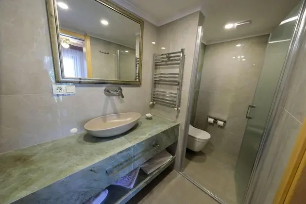 https://images.odamax.com/img/1920x1080/odamax/image/upload/Palace_Hotel_Olive_Odore_202606291425122_suit_ve_terasl_4_.jpg