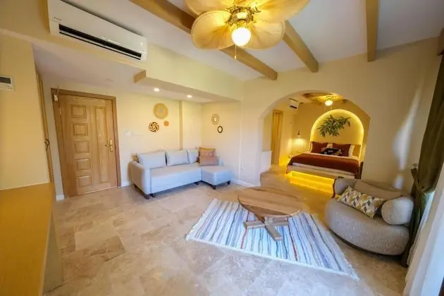 https://images.odamax.com/img/1920x1080/odamax/image/upload/Palace_Hotel_Olive_Odore_202606291425143_suit_2_.jpg