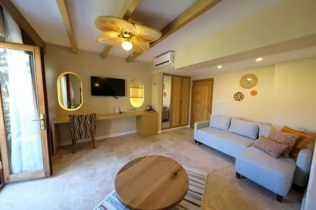 https://images.odamax.com/img/1920x1080/odamax/image/upload/Palace_Hotel_Olive_Odore_202606291435280_aile_12_.jpg