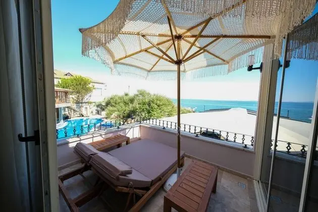 https://images.odamax.com/img/1920x1080/odamax/image/upload/Palace_Hotel_Olive_Odore_202606291437157_terasl_10_.jpg