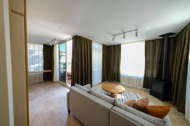 https://images.odamax.com/img/1920x1080/odamax/image/upload/Palace_Hotel_Olive_Odore_202606291437195_terasl_14_.jpg