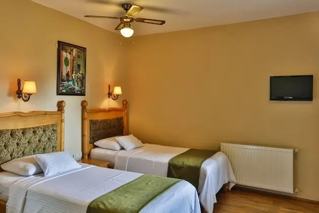 Standart Oda, Kara ve Havuz Manzaralı