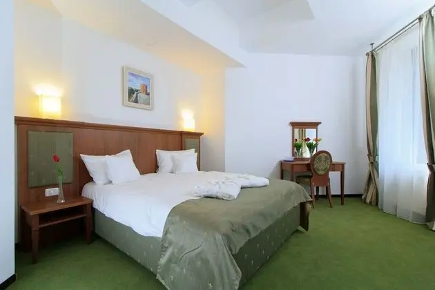 Business Tek Büyük Yataklı Oda