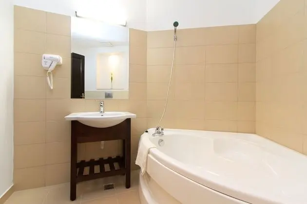 Business Tek Büyük Yataklı Oda