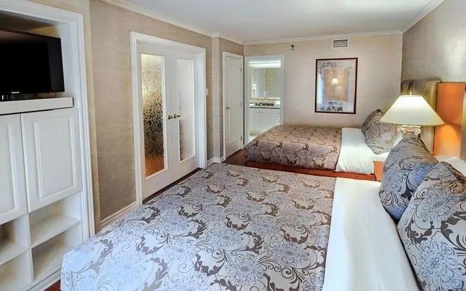 Interior Garden Balcony Family Suite, 2 Queen beds and Sofa-bed