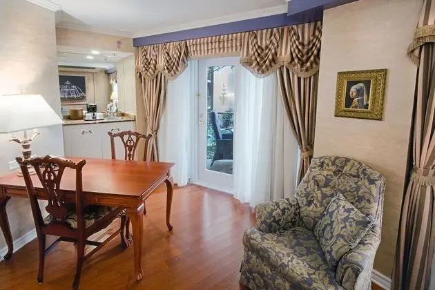 Interior Garden Balcony Suite, 1 Queen bed and 1 Queen Murphy Bed