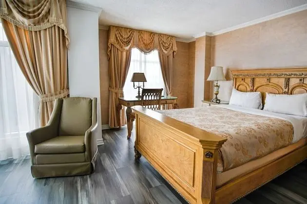 Signature Room, 1 Queen bed and Sofa-bed