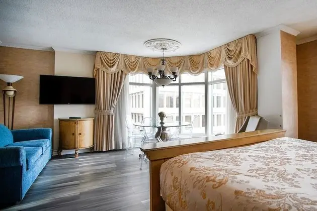 Signature Room, 1 Queen bed and Sofa-bed