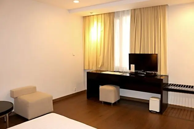 Premier Oda (Deluxe)