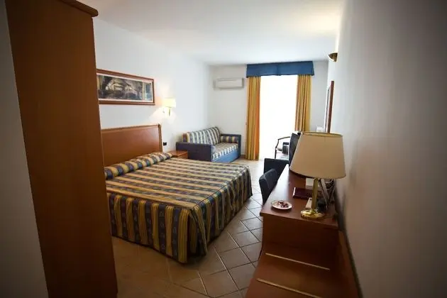Junior Süit, Balkon, Havuz Manzaralı