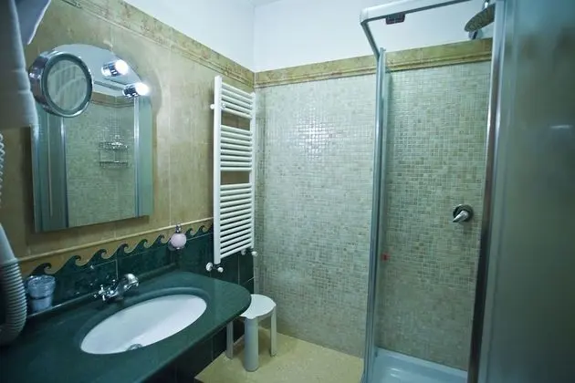 Junior Süit, Balkon, Havuz Manzaralı