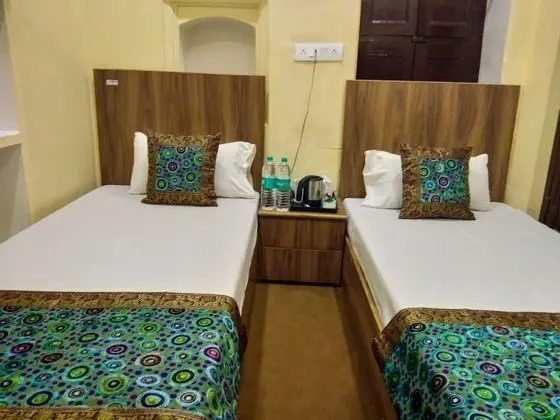 Standard Oda (Non Air Conditioning)