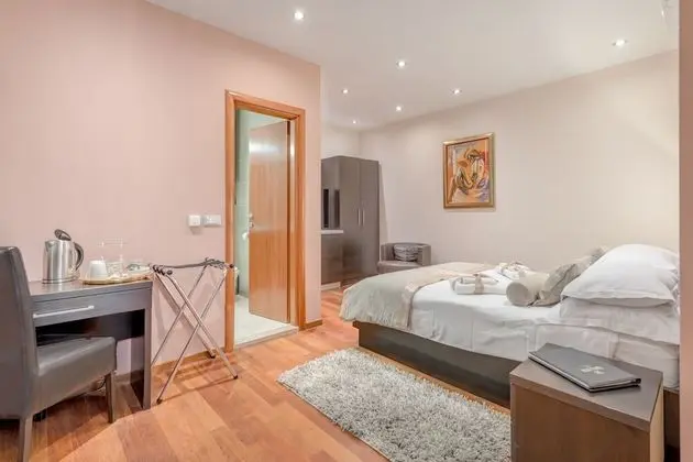 Deluxe Tek Büyük Yataklı Oda