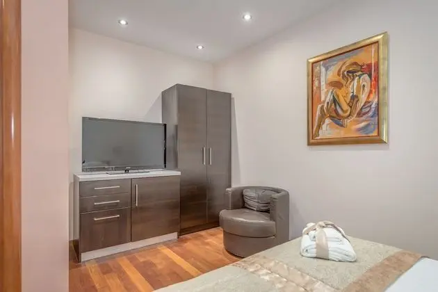 Deluxe Tek Büyük Yataklı Oda