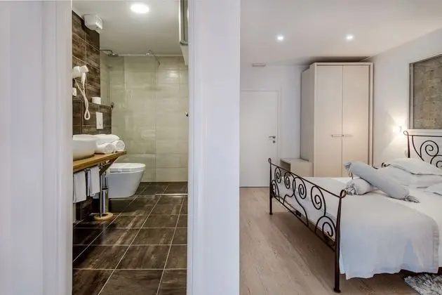 Standard Tek Büyük Yataklı Oda