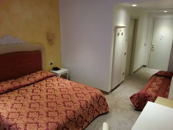 Standard Tek Büyük veya İki Ayrı Yataklı Oda