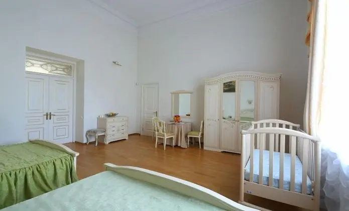 Basic Dört Kişilik Oda, 2 Büyük (Queen) Boy Yatak, Ortak Banyo (№5)