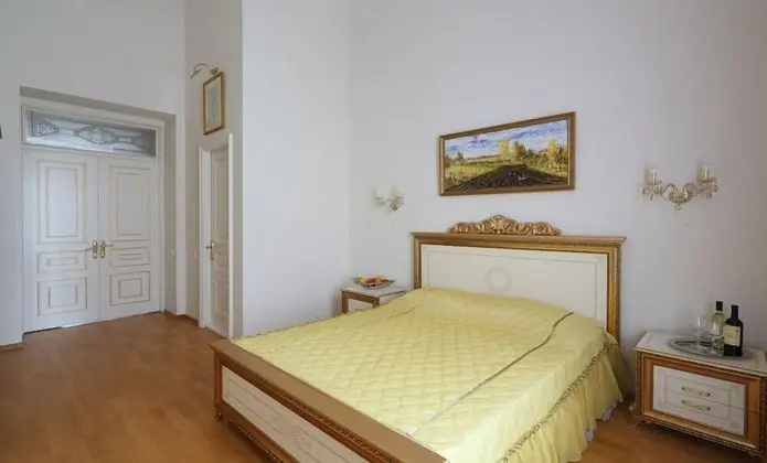 Basic Tek Büyük Yataklı Oda, 1 Büyük (Queen) Boy Yatak, Ortak Banyo (№3-4)