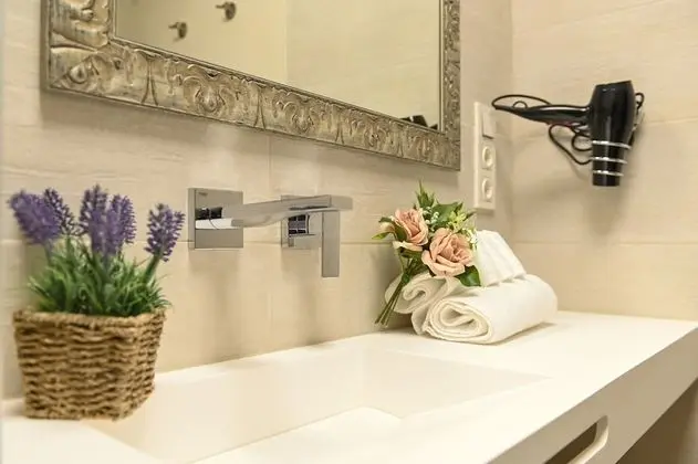 Deluxe Apartment (2 adults)