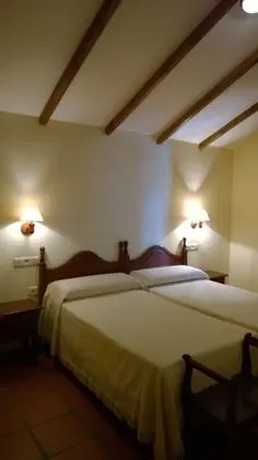 Büyük Yataklı Tek Kişilik Oda