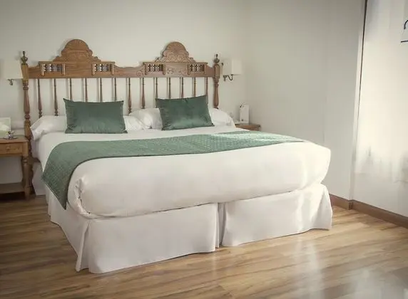 Tek Büyük veya İki Ayrı Yataklı Oda (extra bed)