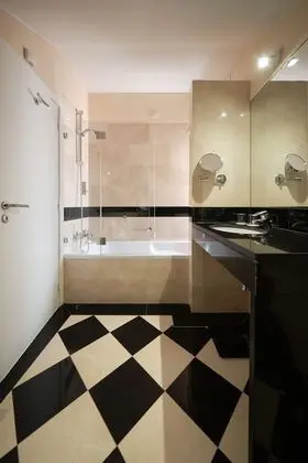 Deluxe Tek Büyük Yataklı Oda (Panoramic View)