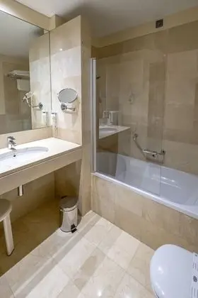 Superior Tek Büyük veya İki Ayrı Yataklı Oda