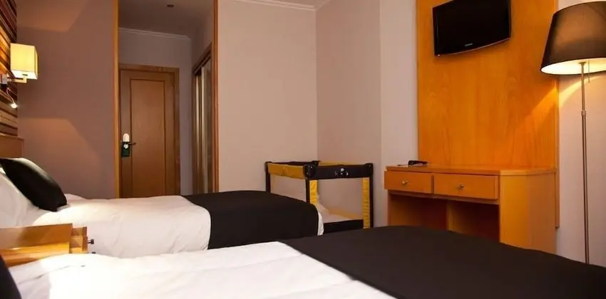 Tek Büyük veya İki Ayrı Yataklı Oda