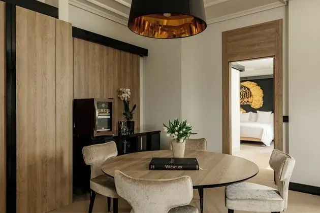 One Bedroom Master Suite Red Level
