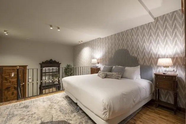 Superior Tek Büyük Yataklı Oda (Interior)