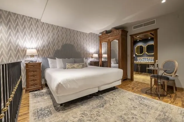 Superior Tek Büyük Yataklı Oda (Interior)