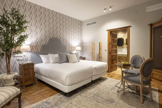 Tek Büyük Yataklı Oda (Interior)