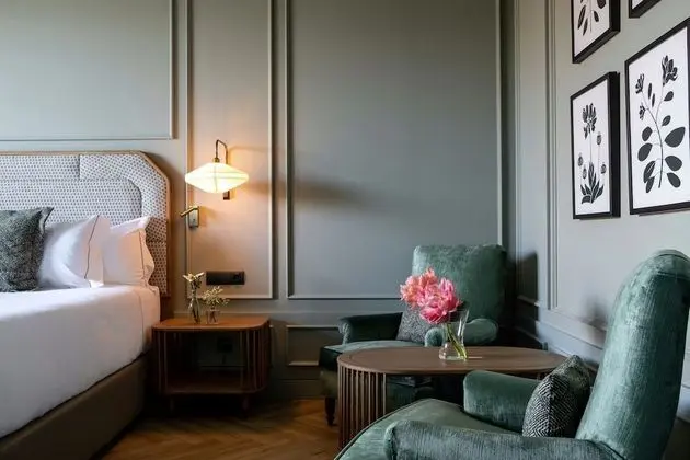 Deluxe Tek Büyük Yataklı Oda