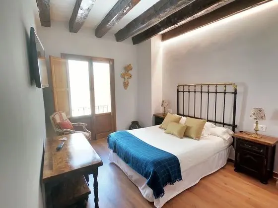 Büyük Yataklı Tek Kişilik Oda