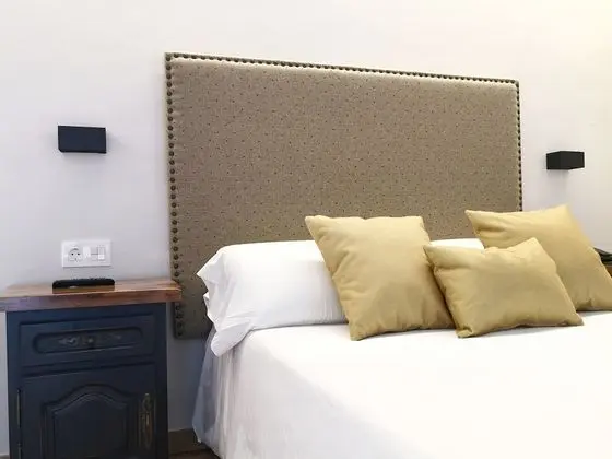 Büyük Yataklı Tek Kişilik Oda