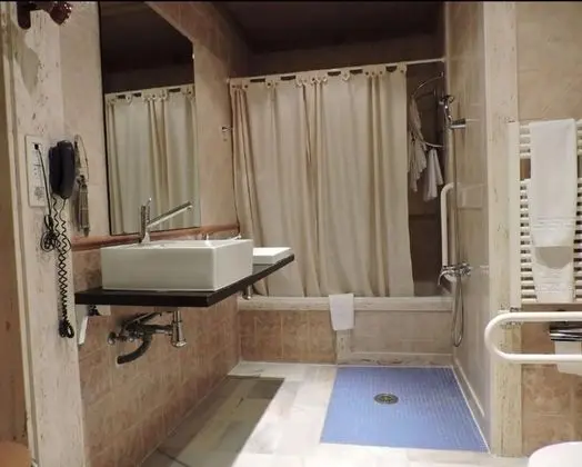 Tek Büyük Yataklı Oda