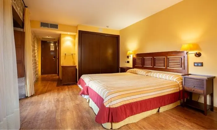 Tek Büyük Yataklı Oda