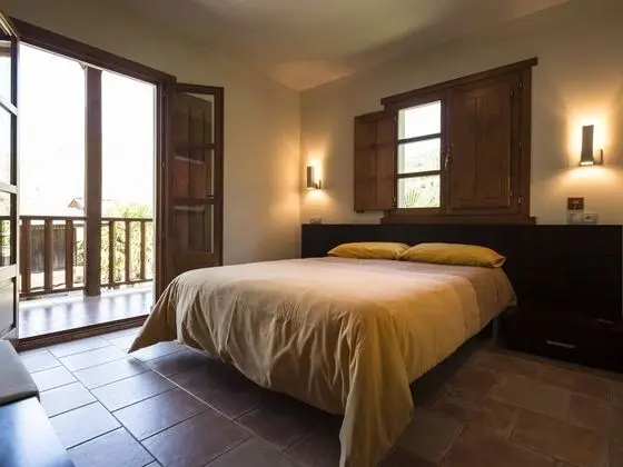 Standard Apart Daire, 3 Yatak Odası, Şömine