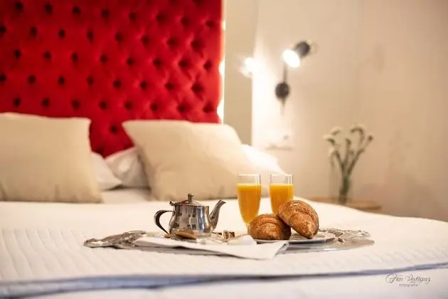 Büyük Yataklı Tek Kişilik Oda