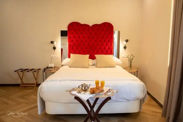 Büyük Yataklı Tek Kişilik Oda