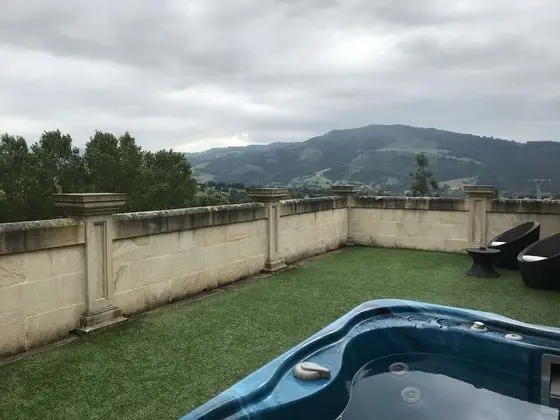 Luxury Süit, Sıcak Su Havuzu