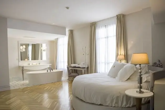 Junior Suite (Para 2)