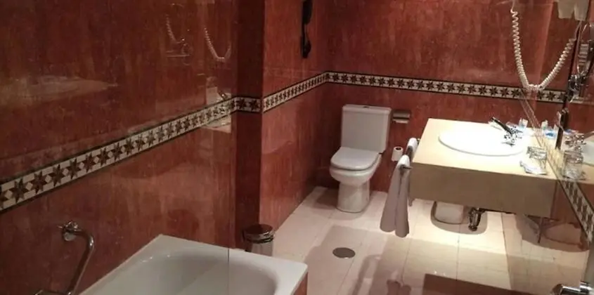 Tek Büyük Yataklı Oda (Cathedral View)